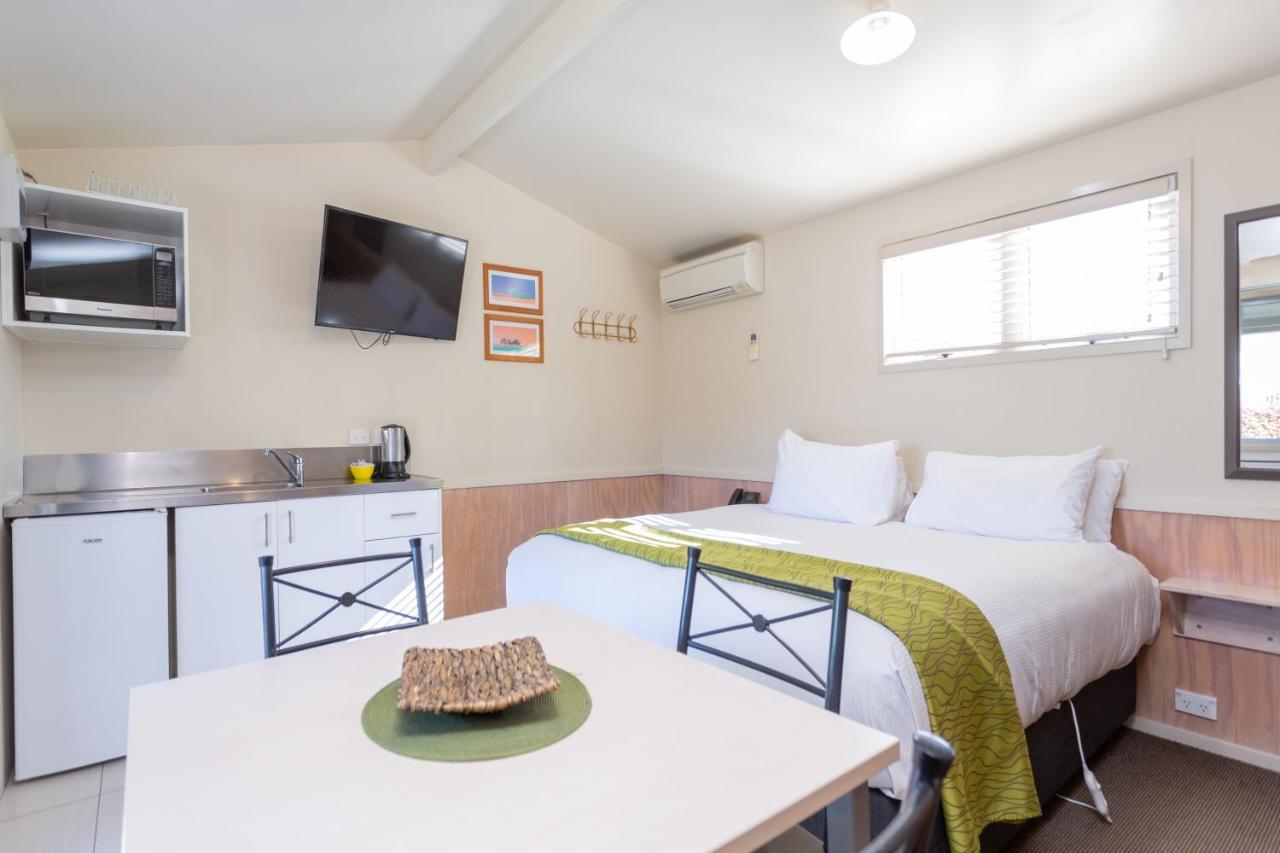 Lake Taupo Holiday Resort ภายนอก รูปภาพ
