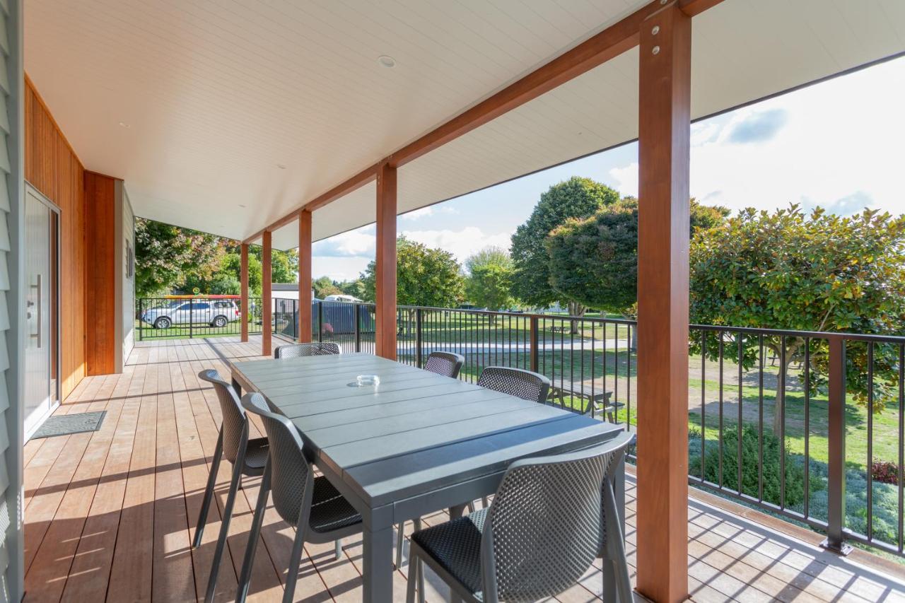 Lake Taupo Holiday Resort ภายนอก รูปภาพ