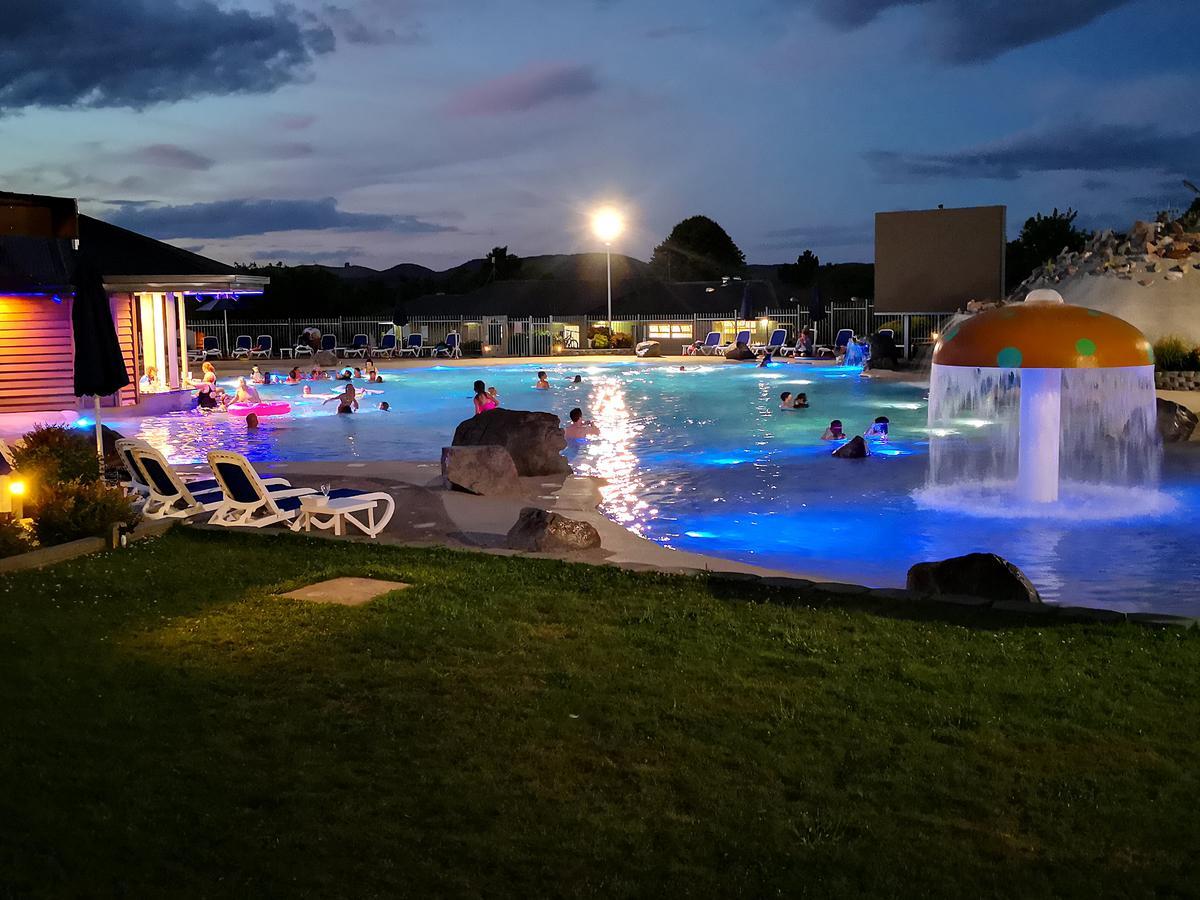 Lake Taupo Holiday Resort ภายนอก รูปภาพ